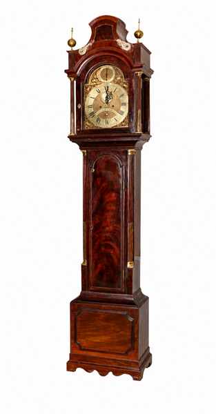 PENDULE DE PARQUET en acajou et placage d’acajou...