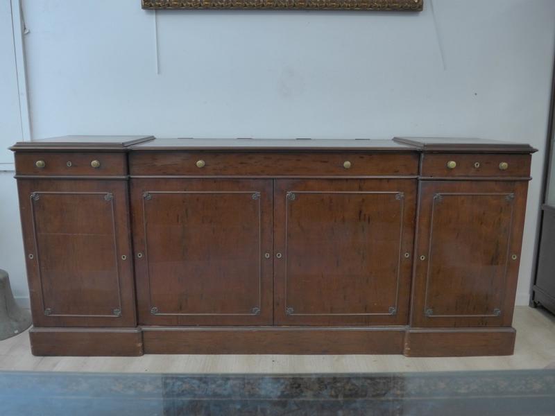 ENFILADE en acajou et placage d'acajou moucheté,...