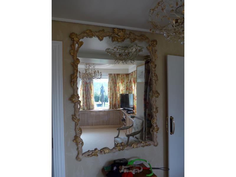 MIROIR rectangulaire en résine dorée à décor...