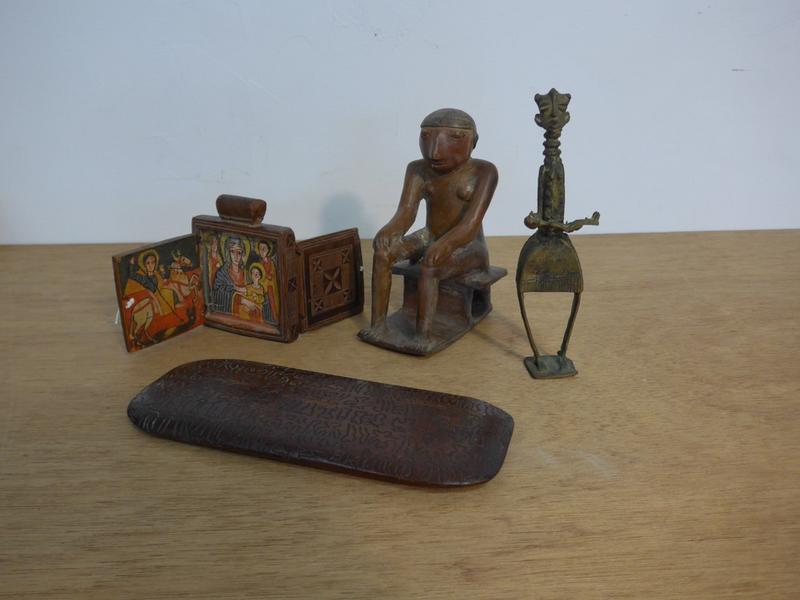 LOT D'OBJETS de style africain :