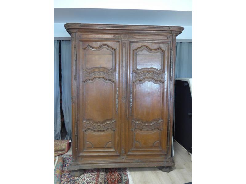 ARMOIRE rectangulaire en chêne ouvrant par...