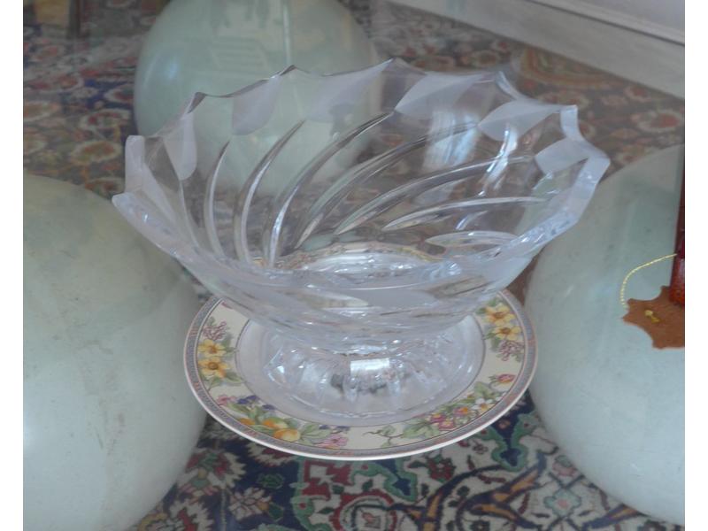 COUPE en cristal taillé.