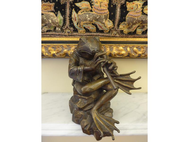 GRENOUILLE jouant de la flûte