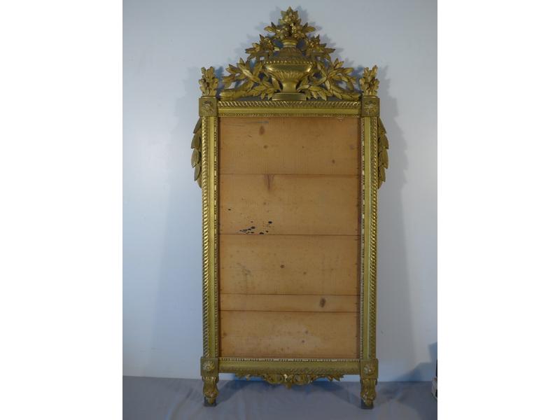 CADRE DE MIROIR rectangulaire en bois sculpté...