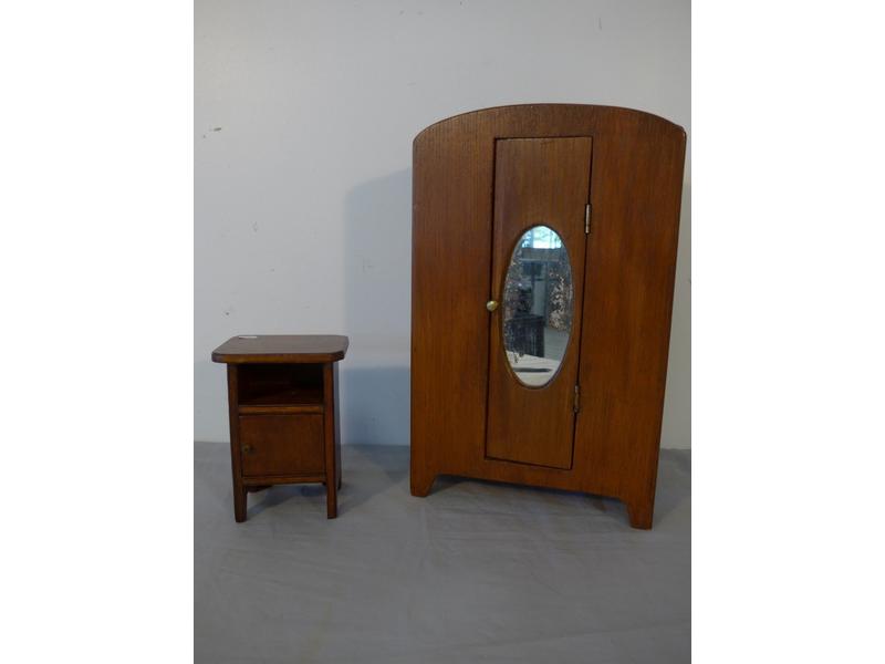 ARMOIRE à glace et petite TABLE DE CHEVET...