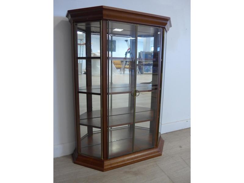 PETITE VITRINE à suspendre de forme rectangulaire...