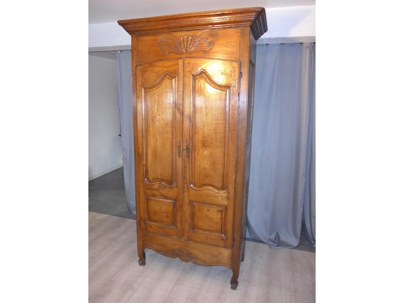 ARMOIRE étroite en chène et bois fruitier,...