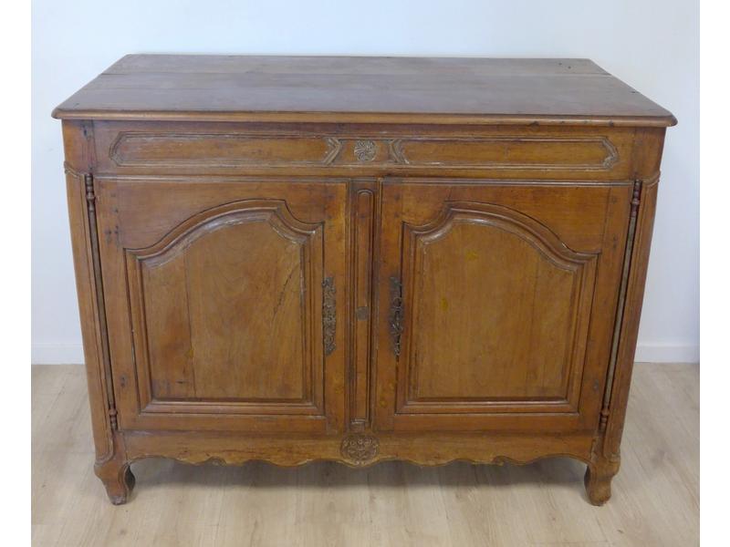 BUFFET rectangulaire en bois naturel mouluré...