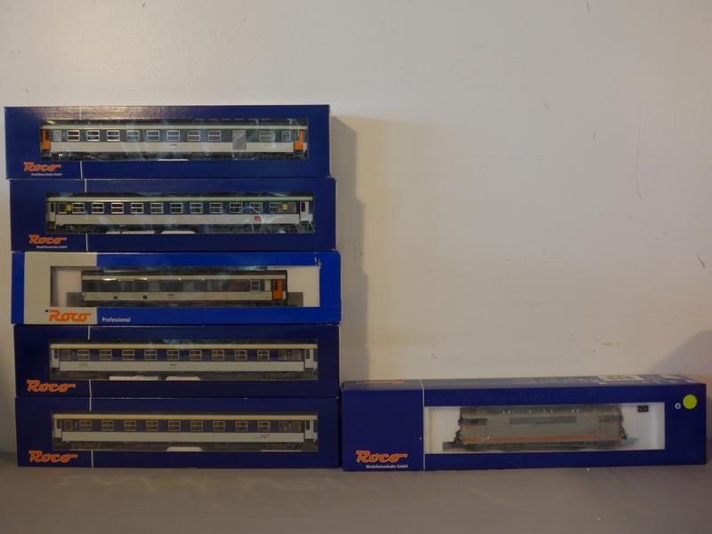 HO-ROCO Rame SNCF type corail comprenant...