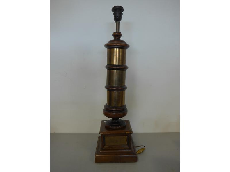 PIED DE LAMPE en acajou et noyer, le fût...