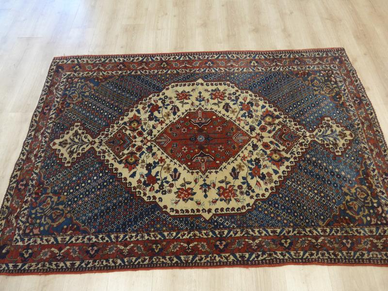 TAPIS rectangulaire en laine à décor d'un...