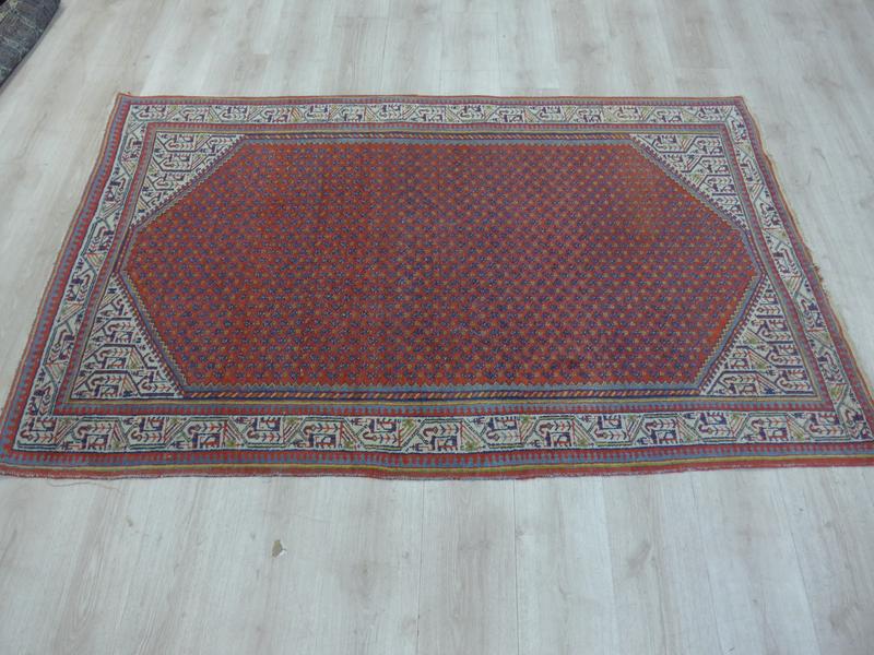 TAPIS rectangulaire en laine à décor d'un...