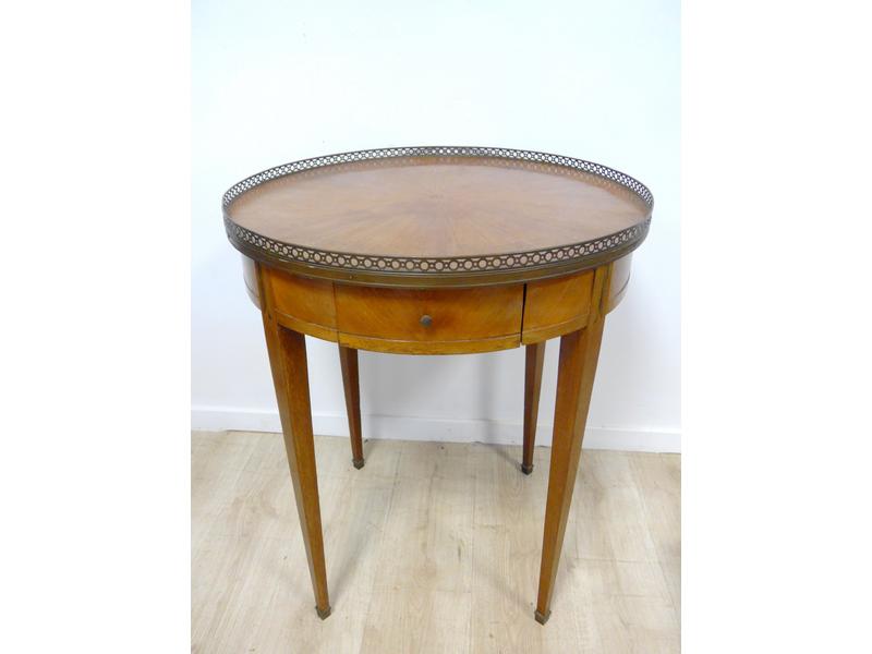 TABLE GUERIDON type bouillotte en placage...