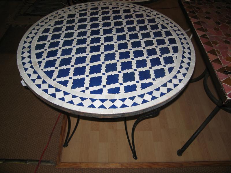 Table guéridon de jardin en fer forgé et...