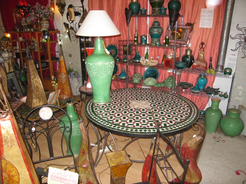 Table ronde de jardin en fer forgé, plateau...