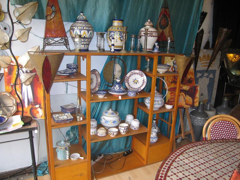 Stand Blanc à motif : étagère en bois et...