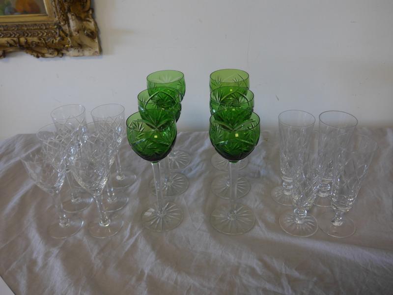 6 VERRES à pied en cristal ballon taillé...