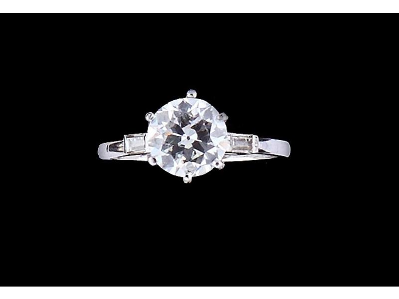 BAGUE en platine et or gris 18K (750) ornée...