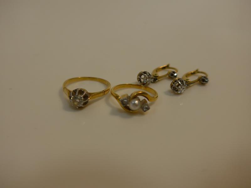 PAIRE DE DORMANTS d'oreilles et BAGUE en...