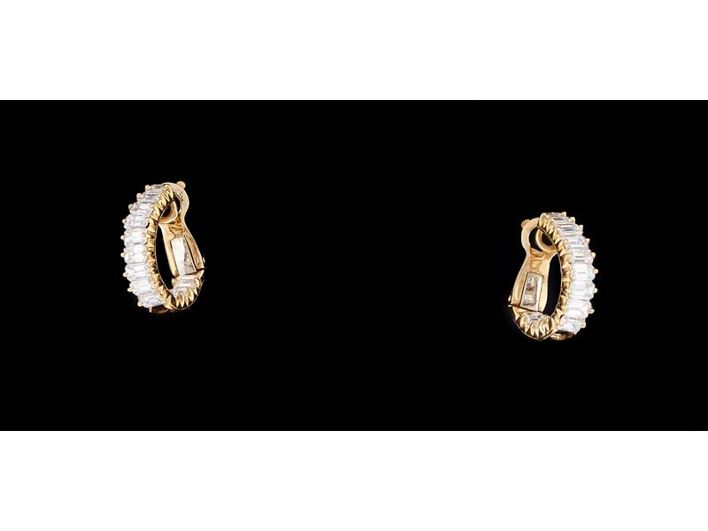 PAIRE DE CLIPS D'OREILLES en or jaune 18K...