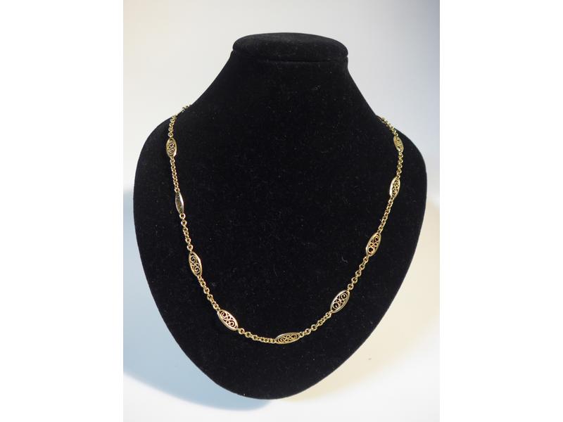 COLLIER-SAUTOIR en or jaune (750) à mailles...
