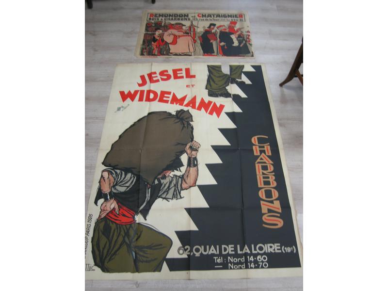 DEUX AFFICHES publicitaires sur les char...