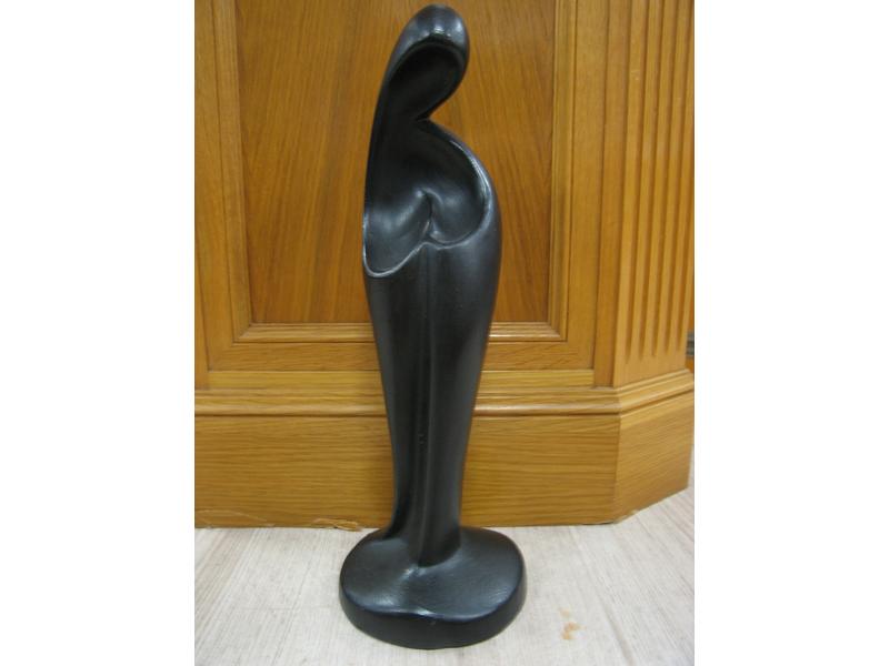 VIERGE en terre cuite patinée noire, vers...