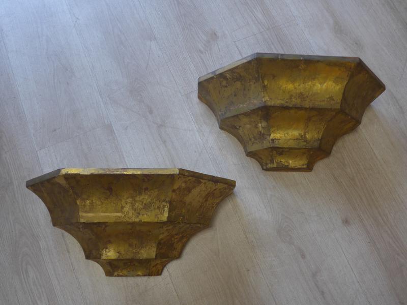 PAIRE D'APPLIQUES à triple doucine en plâtre...