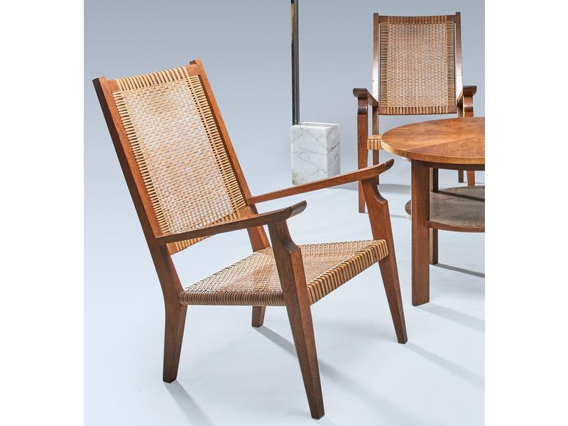 QUATRE FAUTEUILS à haut dossier plat en chêne,...