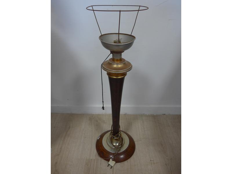 PIED DE LAMPE type Mazda en ronce de noyer...