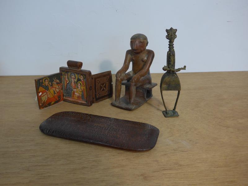 LOT D'OBJETS de style africain :