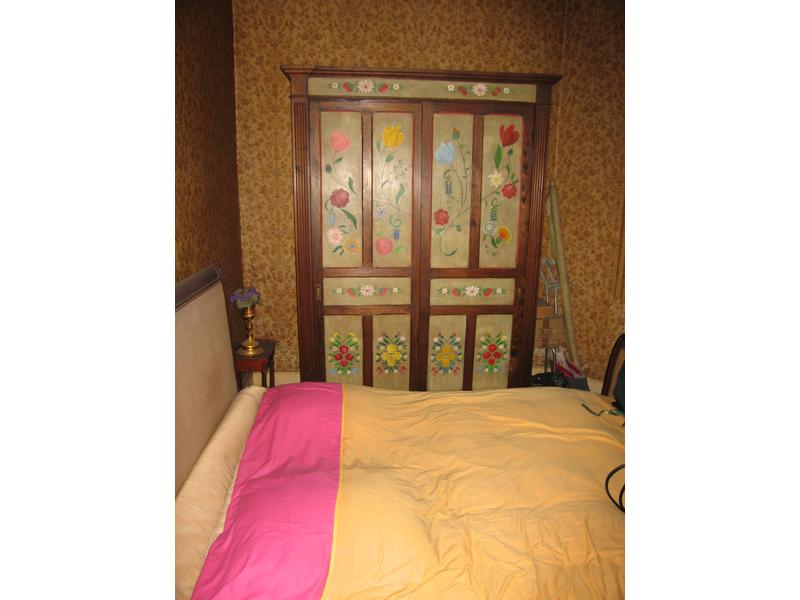 GRANDE ARMOIRE rectangulaire, corniche droite...