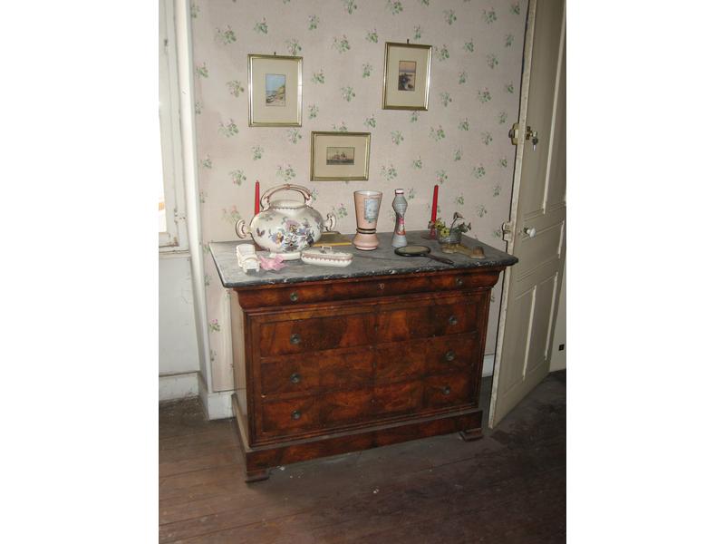 COMMODE rectangulaire en placage de loupe...