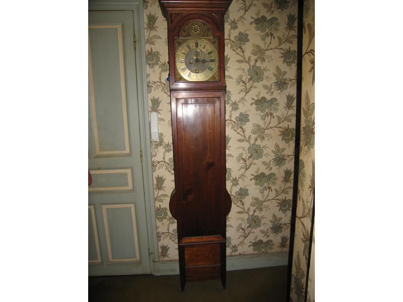 HORLOGE DE PARQUET rectangulaire en acajou...