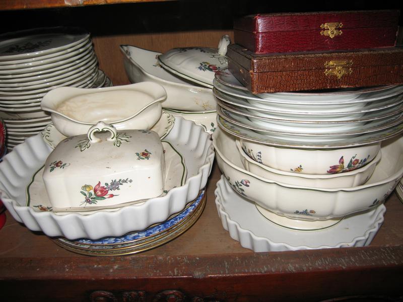 VILLEROY ET BOCH : assiettes en porcelaines...