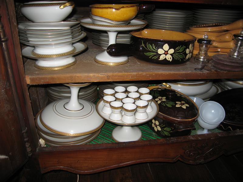 J.BALLEROY et CIE, IMPORTANT SERVICE EN PORCELAINE...