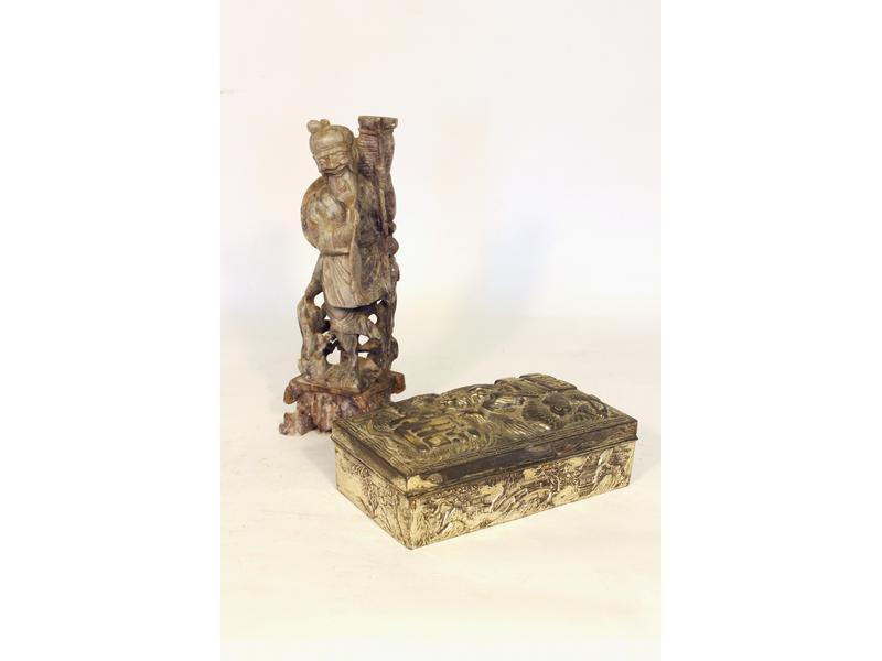 OKIMONO en stéatite ou pierre de larre sculptée...
