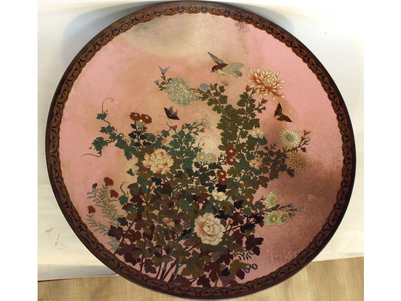 IMPORTANTE COUPE CIRCULAIRE en émaux cloisonnés,...