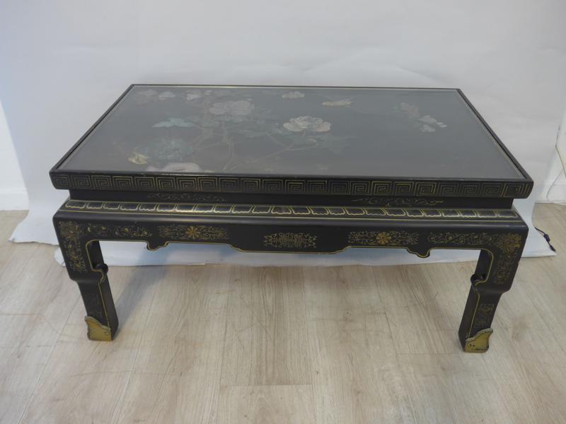 TABLE BASSE rectangulaire en bois laqué noir...