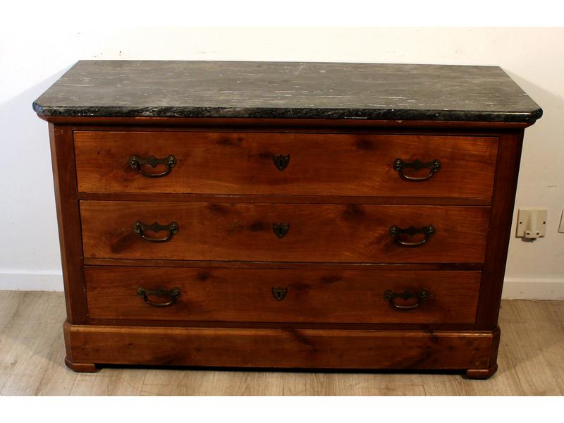 COMMODE rectangulaire en merisier ouvrant...