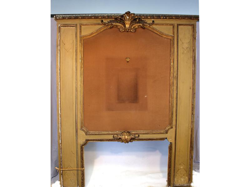 ELEMENT DE BOISERIE, pouvant former haut...