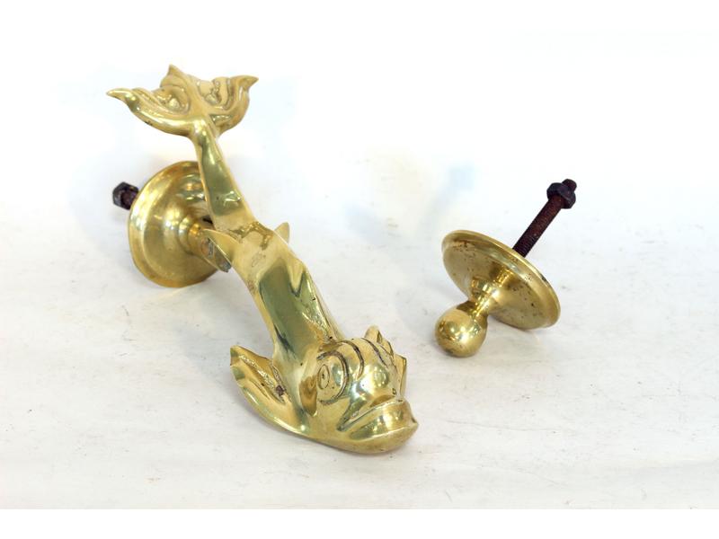 HEURTOIR en bronze en forme de dauphin avec...