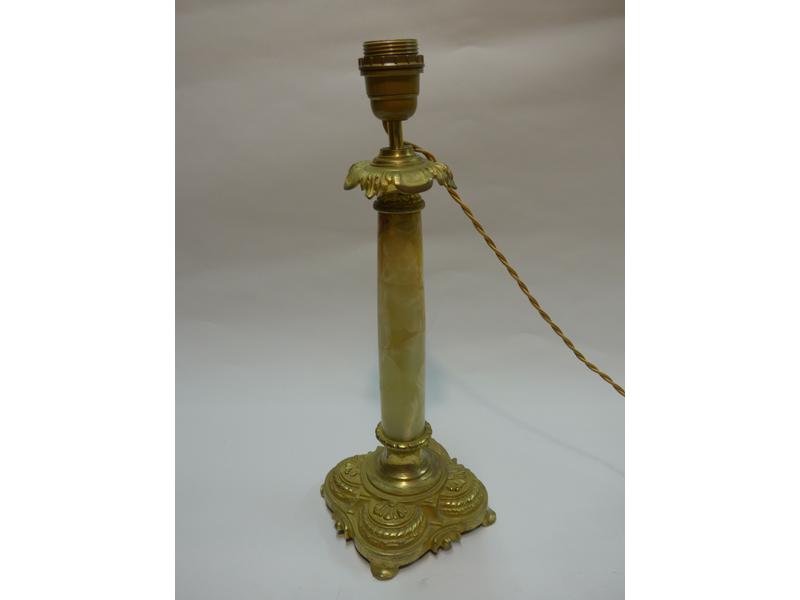 PIED DE LAMPE en onyx verte, base et col...