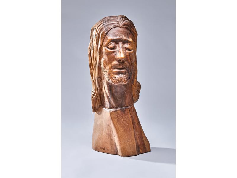 TÊTE DE CHRIST en olivier sculpté et signé...