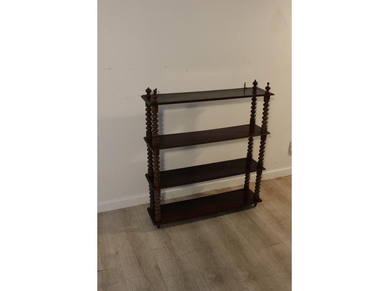 ETAGERE murale en acajou à quatre tablettes...