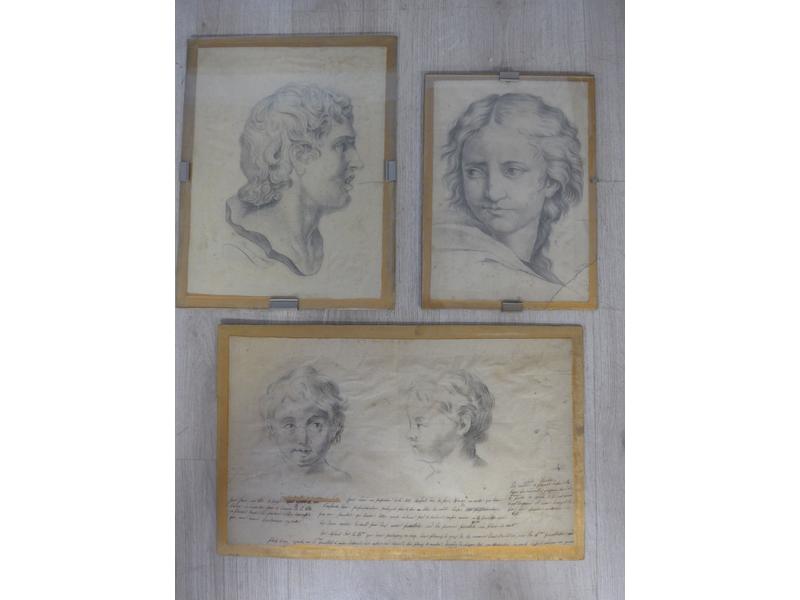 TROIS DESSINS D'ETUDE au fusain, première...