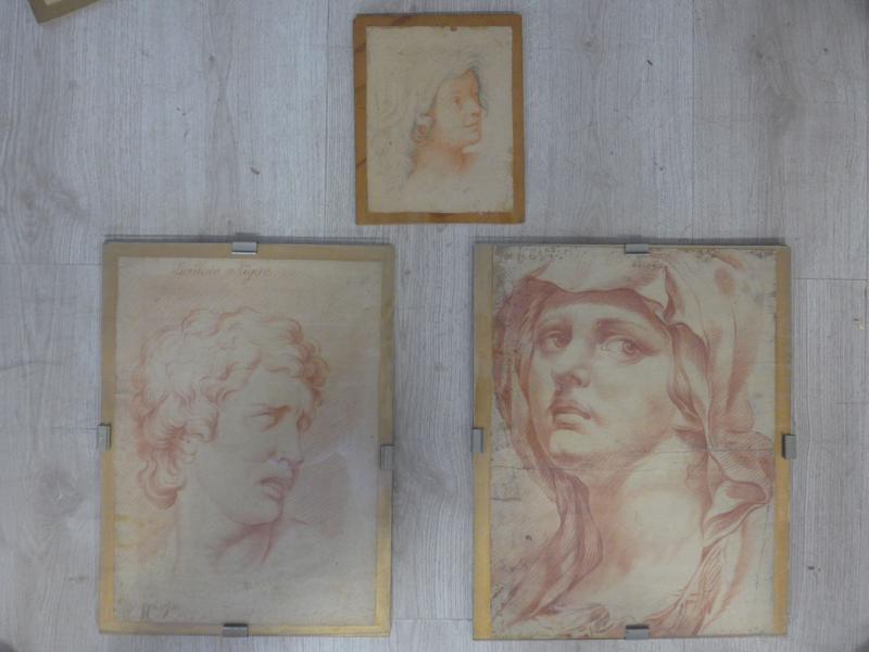 TROIS DESSINS D'ETUDE à la sanguine et fusain,...