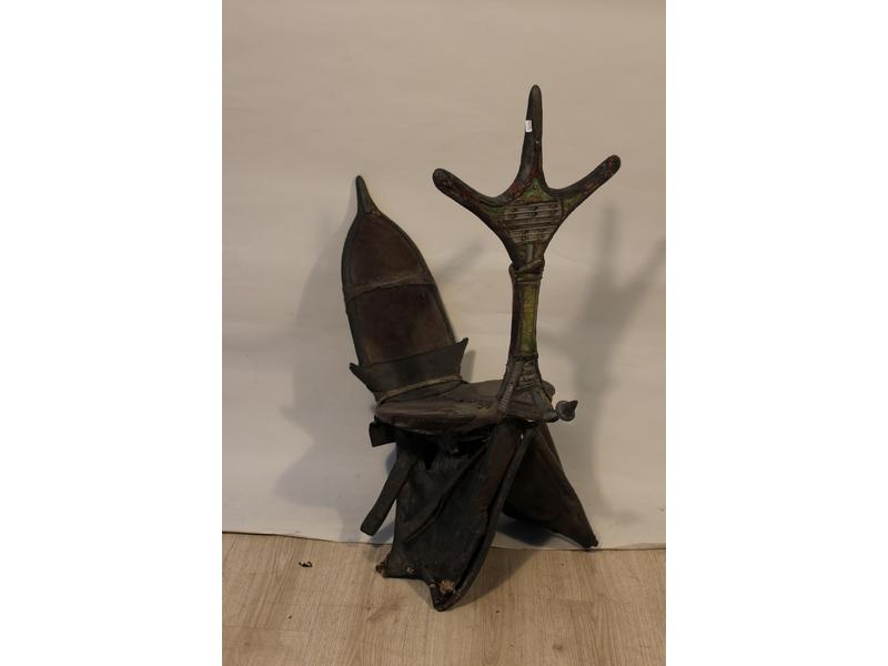 SELLE-BÂT, probablement de chamelier en cuir,...