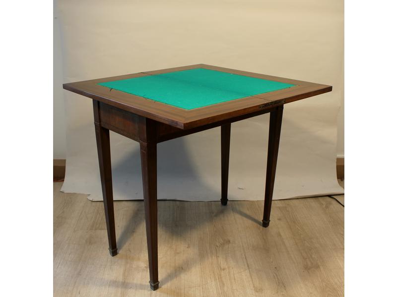 Table à jeu en bois en placage d'acajou à plateau amovib…