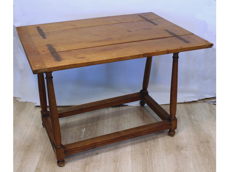TABLE rectangulaire à volets en bois fruitier,...
